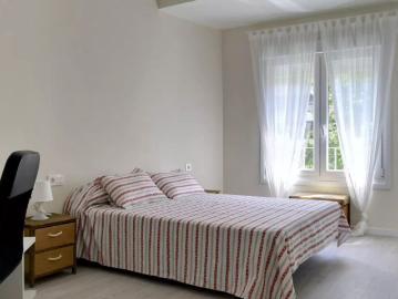 Room in shared apartment in Zaragoza