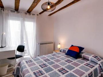 Room in shared apartment in Zaragoza
