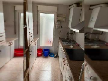 Room in shared apartment in Zaragoza