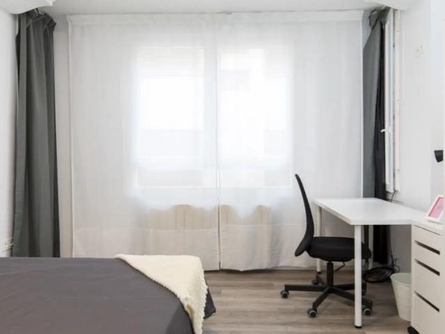 Room in shared apartment in Zaragoza