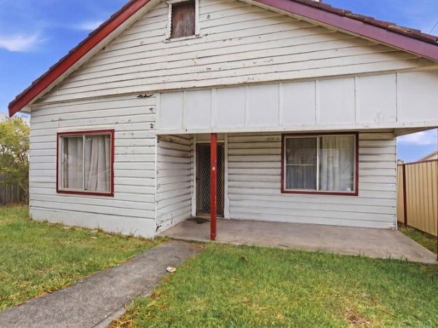 Room in Shared Home Great Location!