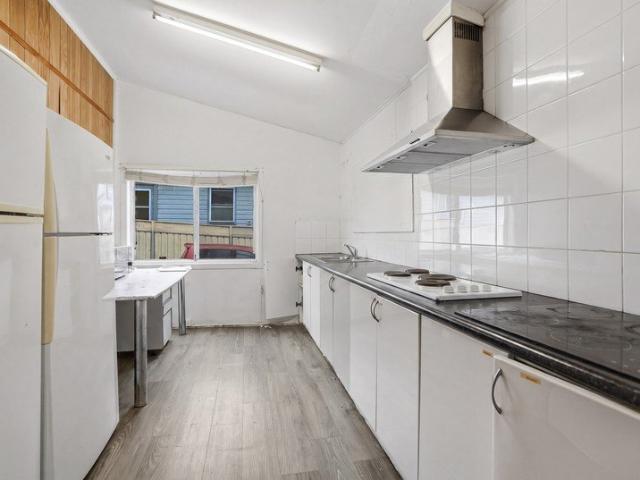 Room in Shared Home Great Location!