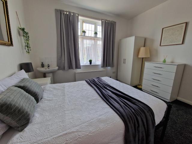 Studio in Wednesbury WS10 7AQ