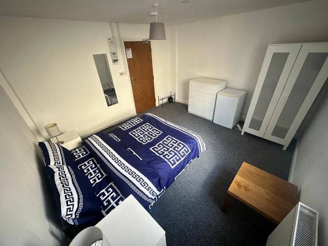Studio in Wolverhampton WV6 0PY