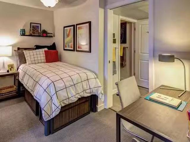 Room in 2 Bed 2 Bath Shared