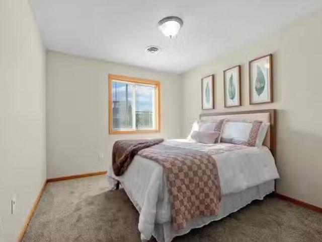 Room in 2 Bedroom 2 Bathroom PB1