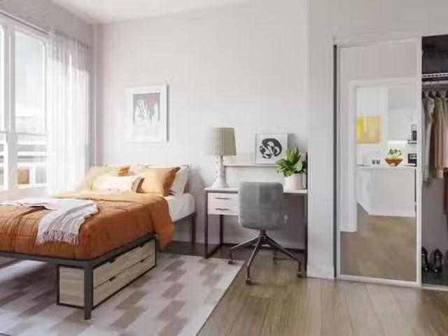 Room in 2 Bedroom 2 Bathroom 2x2