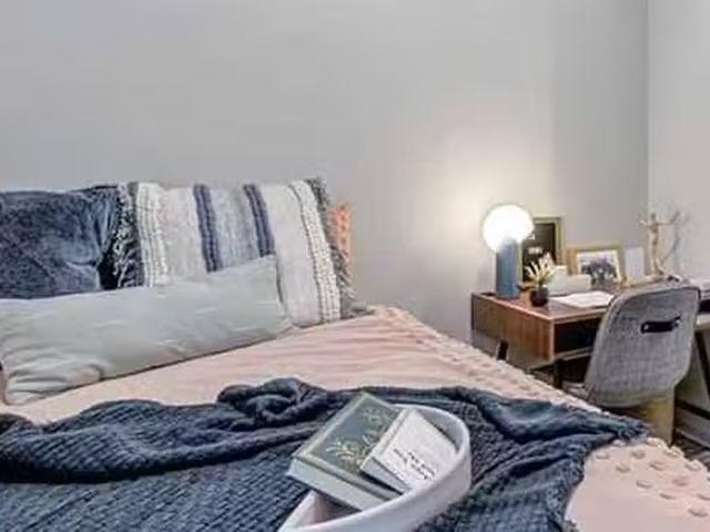 Room in 2 Bedroom 2 Bathroom 2x2