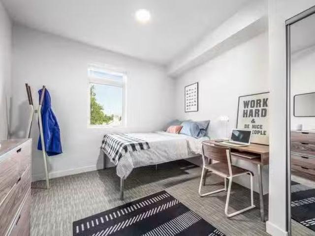 Room in 3 Bedroom 3 Bathroom 3x3