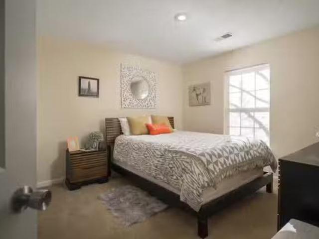 Room in 3 Bedroom 3 Bathroom
