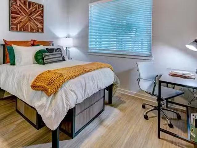 Room in 4 Bed 4 Bath C
