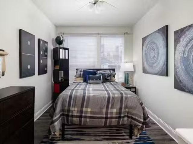 Room in 4 Bedroom 4 Bathroom Standard