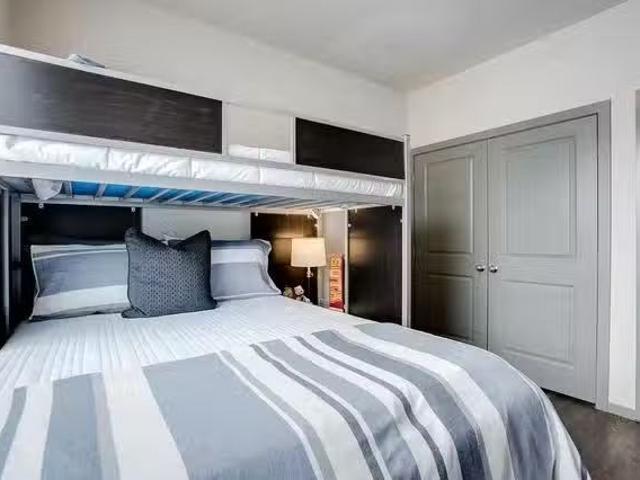 Room in 4 Bedroom 4 Bathroom 4.4 Furnished