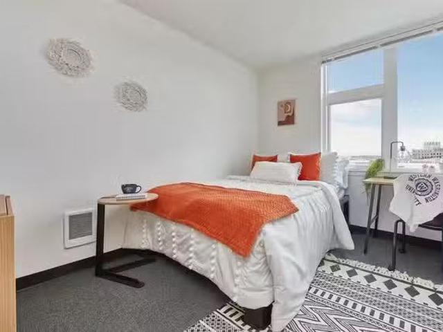 Room in 4 Bedroom 2 Bathroom D1 Adams