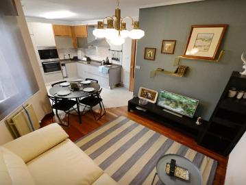 Room in 4 bedroom apartment in Bilbao