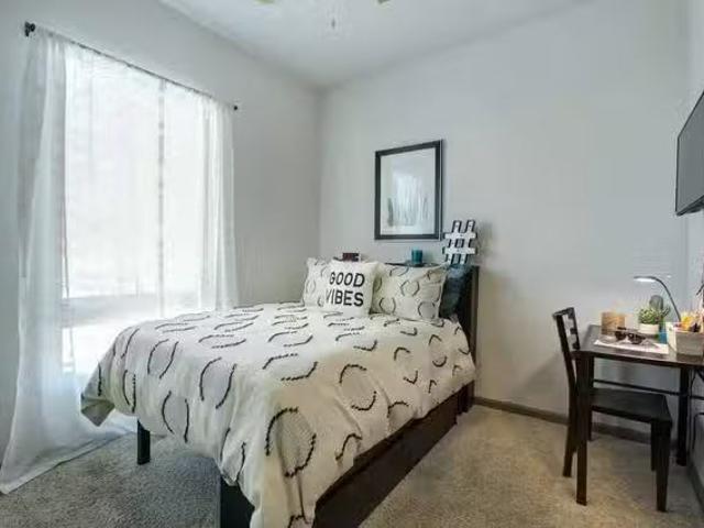 Room in 5 Bedroom 5 Bathroom E1