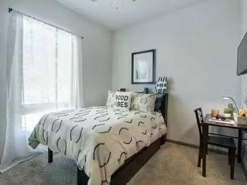 Room in 5 Bedroom 5 Bathroom E1