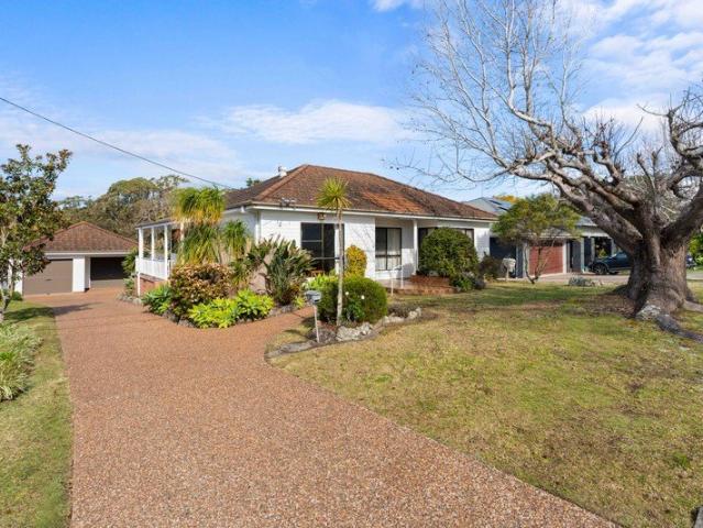 Room to Move on a Generous 910sqm Block