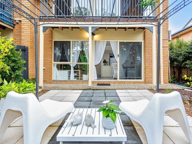 Room to Breathe, No One Behind You: Mudgeeraba Living at Its Best