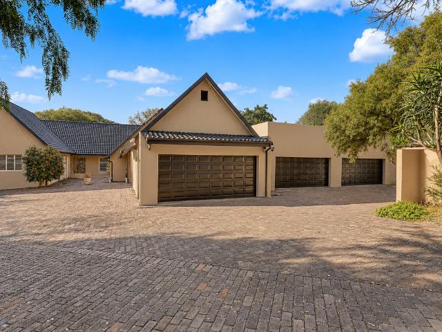 Room to Breathe, Space to Entertain – Grand Bryanston Family Home