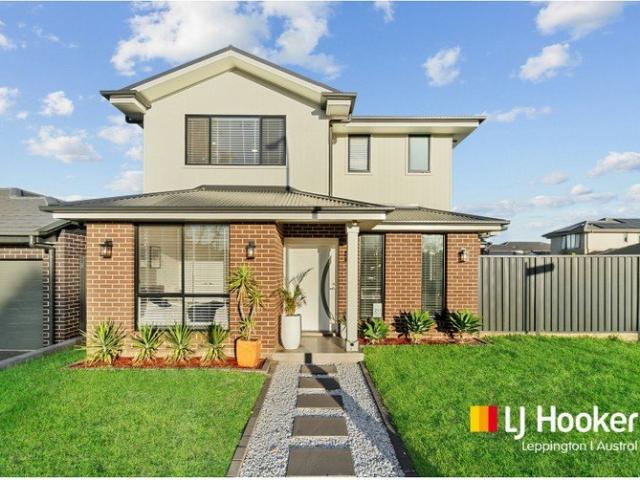 Near New 5 bedroom Home Ready to move in