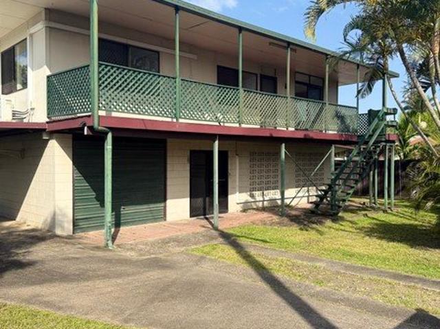 Room to let Rooming house Mooroobool