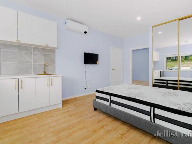Room 1/9 Nyora Grove, Mount Helen, Melbourne
