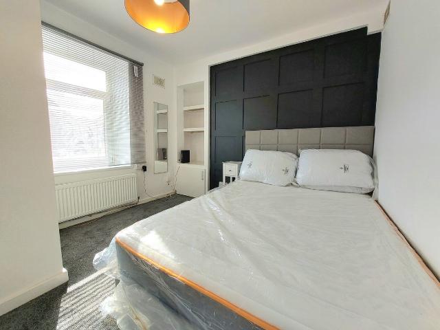 Room 1, 16 Fothergill Street Pontypridd CF37, 1 bed property to rent, £450 pcm | PrimeLocation