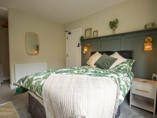 Room 1, 56 Cranmer Street, Long Eaton NG10, 1 bed flat to rent, £750 pcm | PrimeLocation