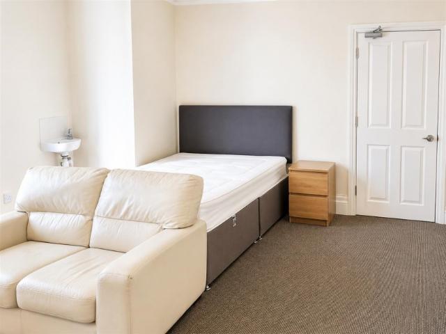 Room 1, 93, Robertson Road, Greenbank, Bristol, BS5 6LA, 1 bedroom, Room