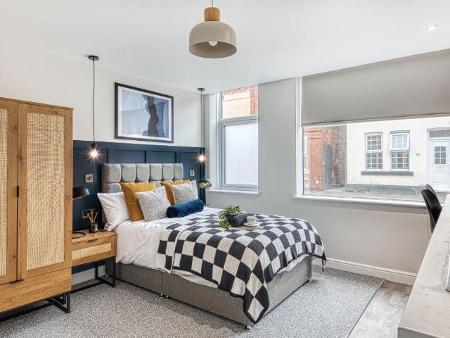 Room 1, Bennett Street NG10, Studio to rent, £650 pcm | PrimeLocation