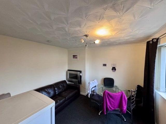 Room 1, Brandish Crescent, Clifton, NG11, Property for rent