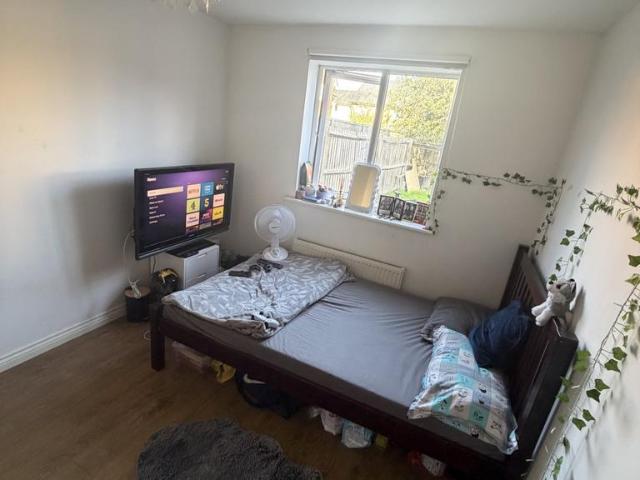 Room 1 Graham Road, Cambridge. 1 bed in a house share to rent £620 pcm £143 pw