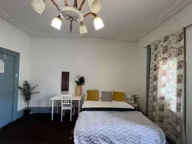 Room 1 Ensuite