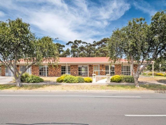 ROOM 1 FOR RENT $200 PW 8 bedroom house in Highton