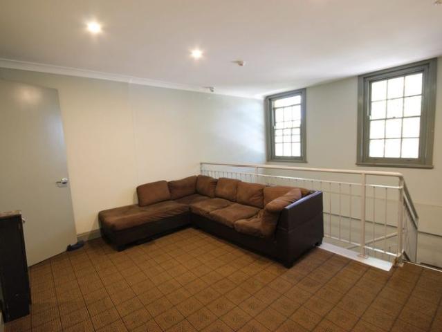Room 1 for Rent in CBD Liverpool