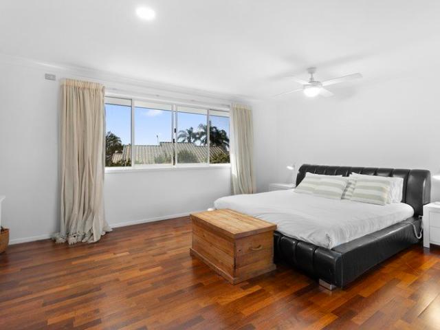 Room for rent in Large Share House