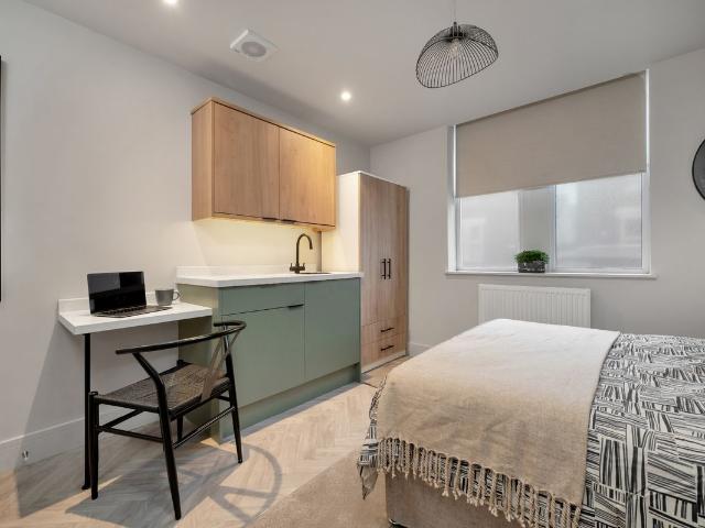 Room 1, Hamilton Road NG10, Studio to rent, £695 pcm | PrimeLocation