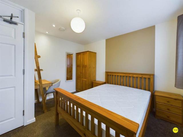 Room 1 Oxclose, Peterborough PE3 1 bed in a house share to rent £425 pcm £98 pw