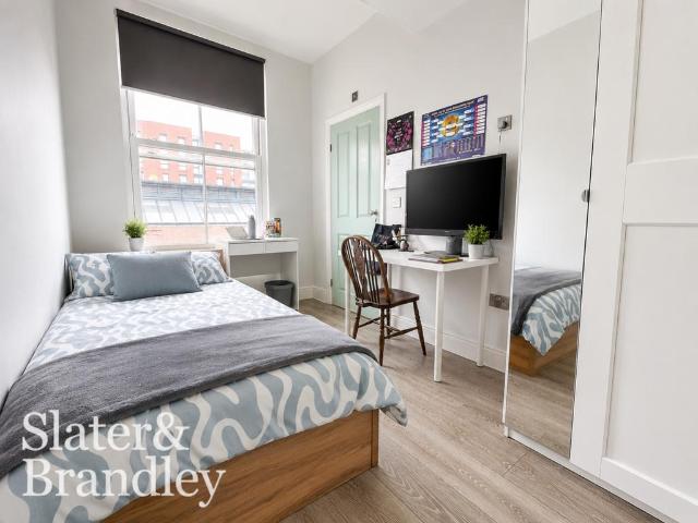 Room 1 Southwell Road, Nottingham. 1 bed in a house share to rent £600 pcm £138 pw
