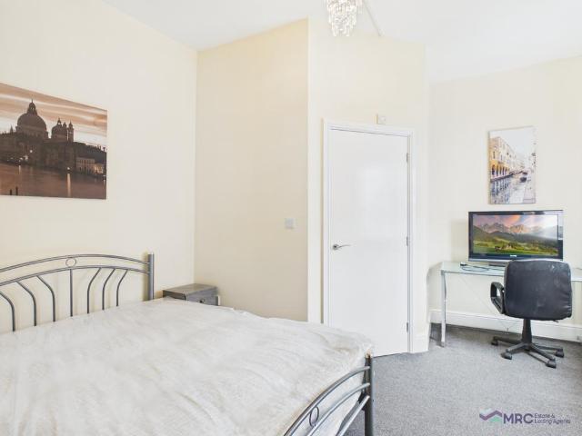 Room 1, Princes Road, HU5 1 bed in a house share to rent £495 pcm £114 pw