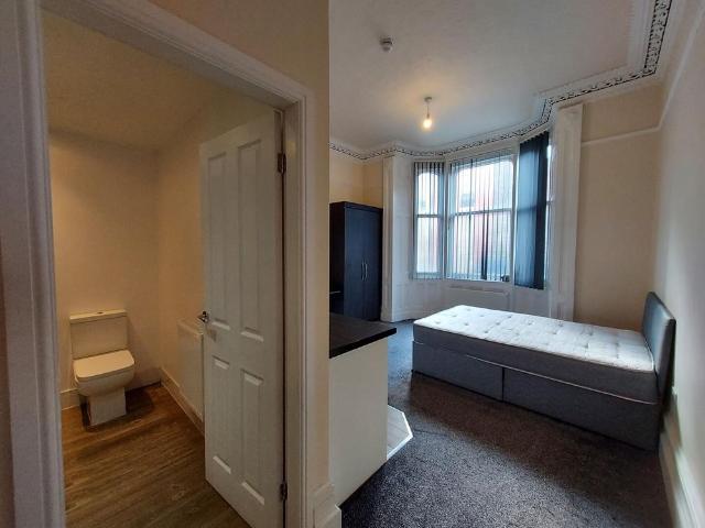 Room 2, 29a Ribblesdale Place