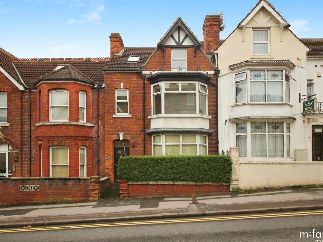 Room 2, 35 Victoria Road Old Town, Swindon 1 bedroomProperty for lettings Mcfarlane