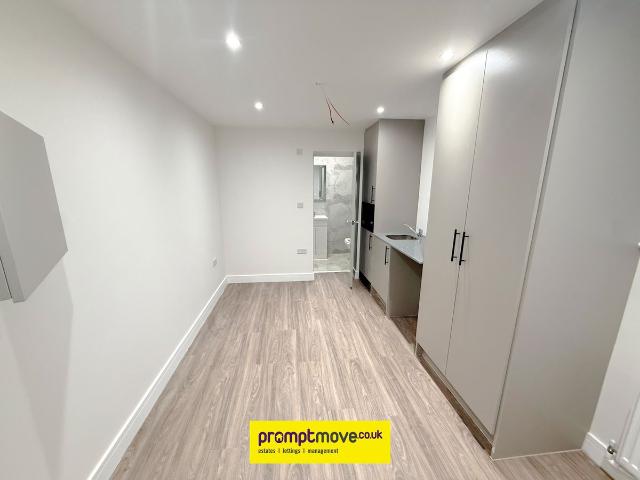 Room 2, 636 Dunstable Road Luton LU4, Property to rent, £950 pcm | PrimeLocation