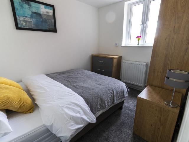 Room 2, 79 Paradise Street, Macclesfield SK11, 4 bed shared accommodation to rent, £530 pcm | PrimeLocation