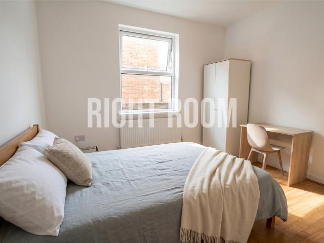 Room 2, Coventry Road, Polygon, Southampton SO15