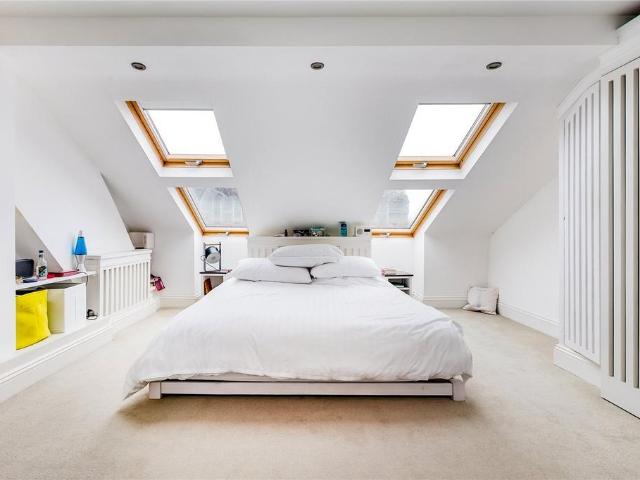 Room 2 Chiswick, 10 Windmill Road, London, W4 1SD, United Kingdom | 3 bed townhouse for rent #139475660 | Rentberry