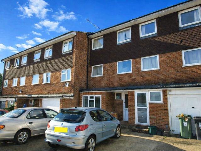 Room 2 Crabtree Lane, Hemel Hempstead HP3, 1 bed property to rent, £775 pcm | PrimeLocation