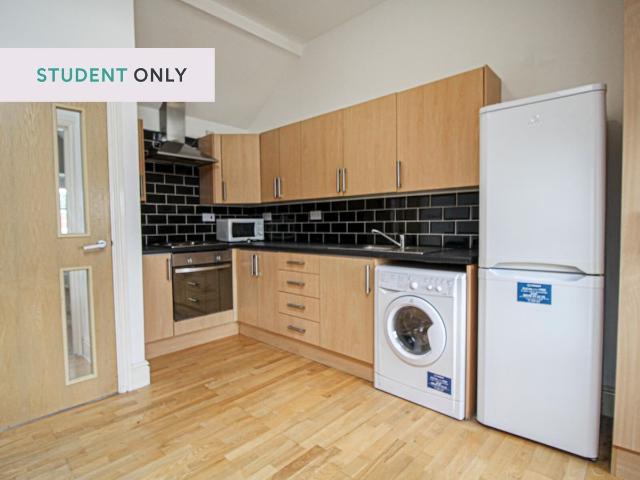 Room 2, Apt 12, 21 Hyde Terrace #088178 LS2, 3 bed shared accommodation to rent, £499 pcm | PrimeLocation