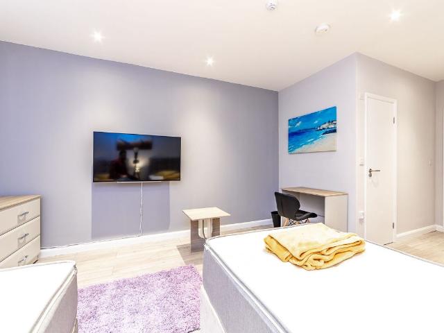 Room 2, Apartment 1, Amicus House WA10, Room to rent, £675 pcm | PrimeLocation